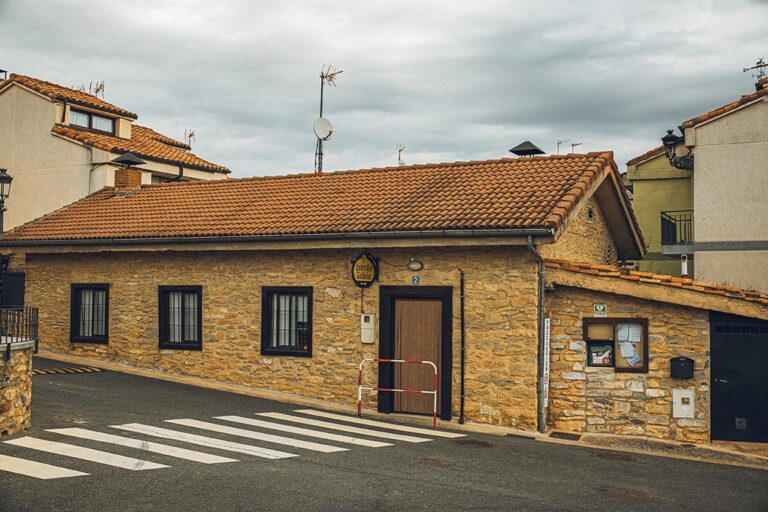 Antigua escuela de Villodas